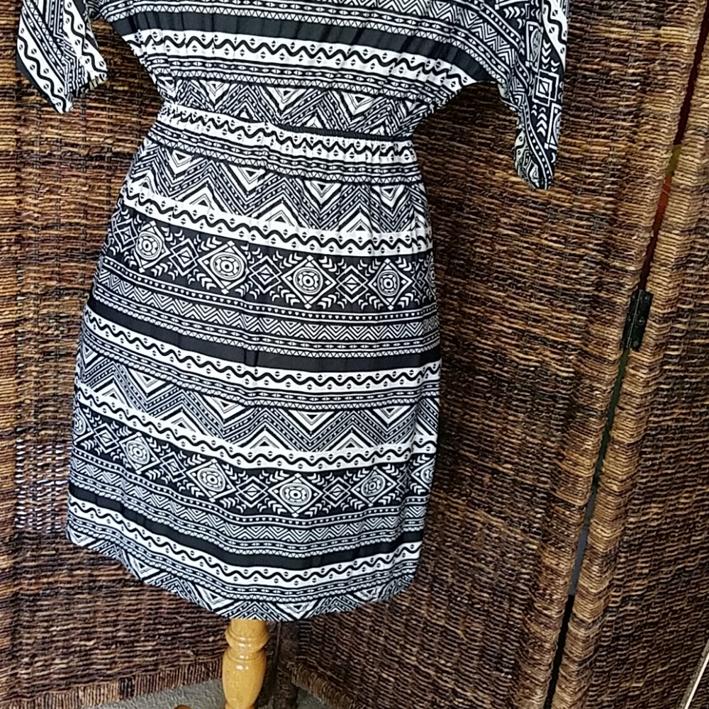 Dress - Picture 3 of 3